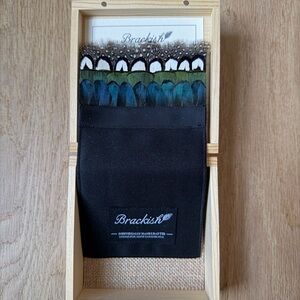 Brackish Feathered Men's Pocketsquare